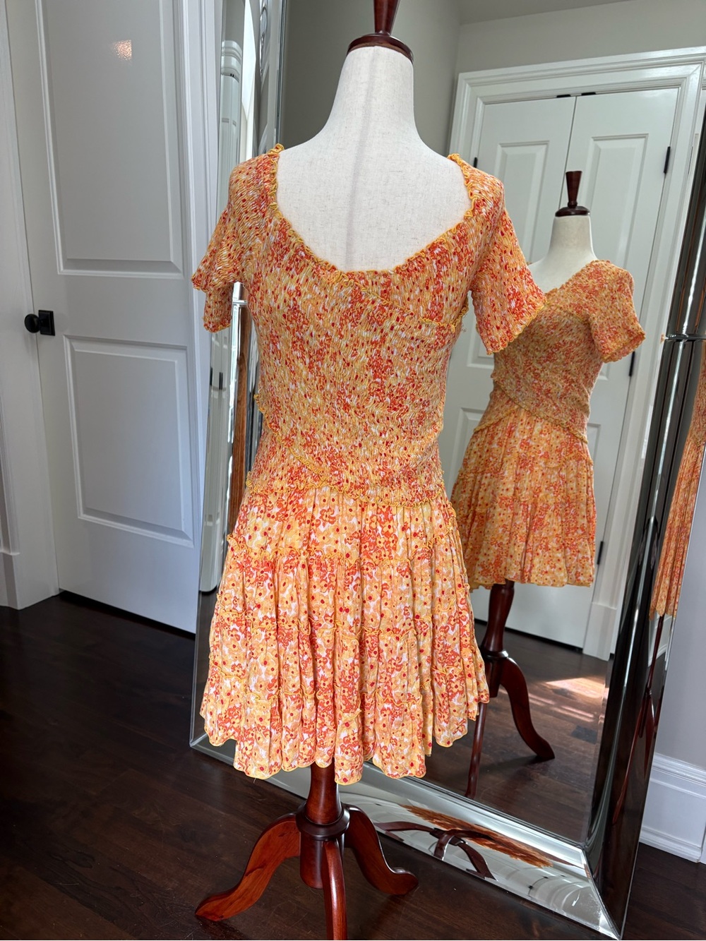 Dress - Picture 8 of 8